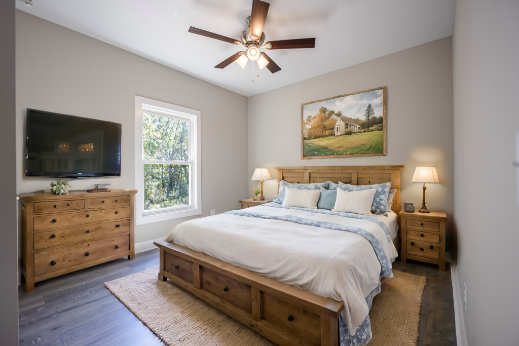 Virtual Staging AI - Bedroom-2 - October 17, 2024 16_57