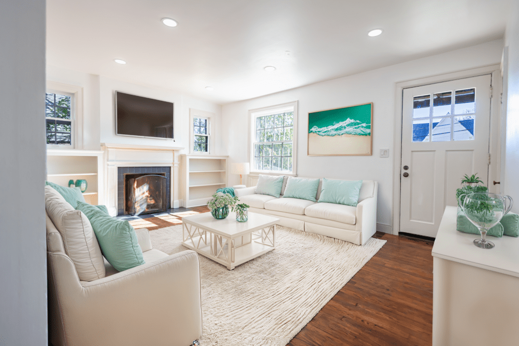 Virtual Staging AI - Living-Room - October 9, 2024 17_57